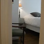 La Cour Du 5eme - D'hotes Paris