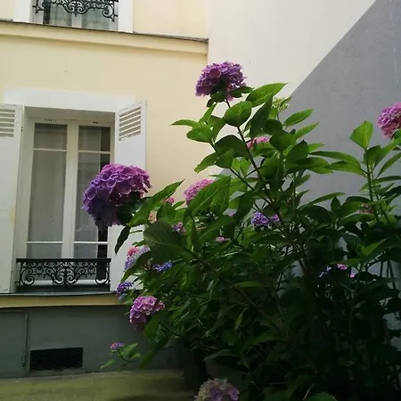 Bed & Breakfast La Cour Du 5eme - D'hotes Paris