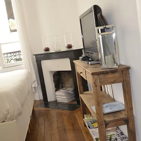 Bed & Breakfast La Cour Du 5eme - D'hotes 4*