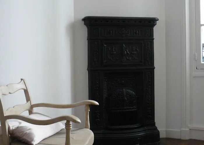 Couette-café La Cour Du 5ème - D'hôtes 4*
