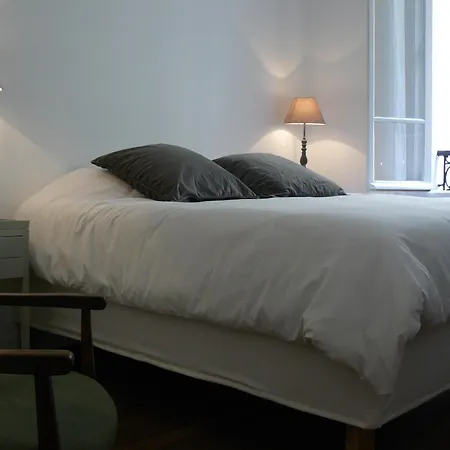 Couette-café La Cour Du 5ème - D'hôtes