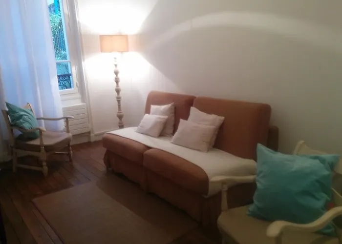 La Cour Du 5eme - D'hotes 4* Paris