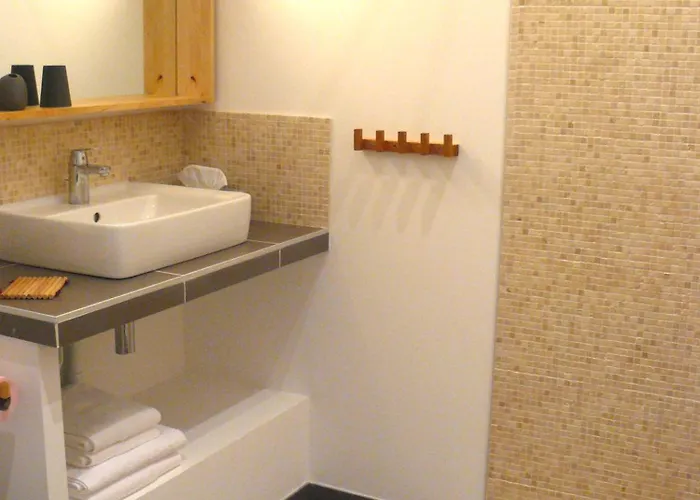 Frühstückspension La Cour Du 5eme - D'hotes 4*