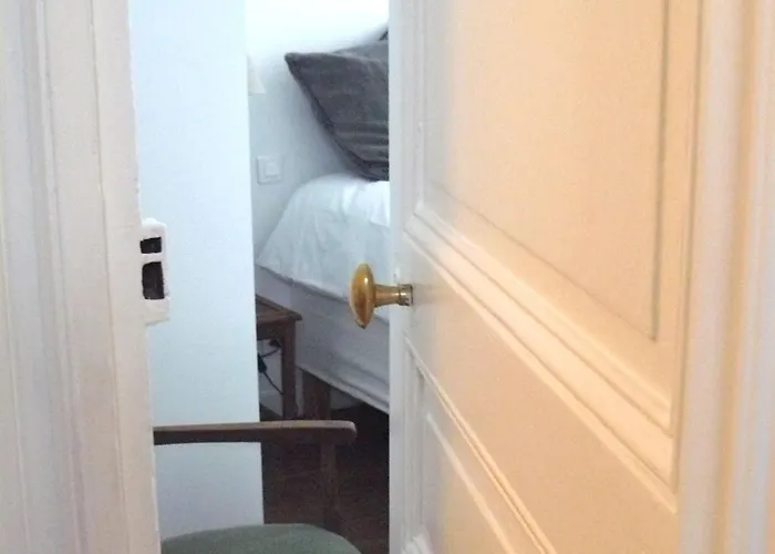 Bed & Breakfast La Cour Du 5ème - D'hôtes Parigi