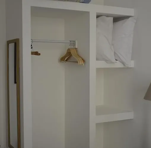 La Cour Du 5ème - D'hôtes Bed & Breakfast Parigi