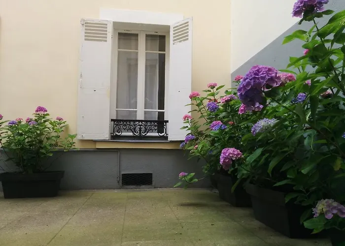 Frühstückspension La Cour Du 5eme - D'hotes Paris