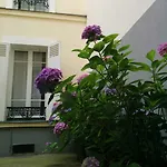 Nocleg ze śniadaniem La Cour Du 5eme - D'hotes Paryż