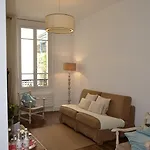 Nocleg ze śniadaniem La Cour Du 5eme - D'hotes Paryż