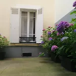 Nocleg ze śniadaniem La Cour Du 5eme - D'hotes Paryż