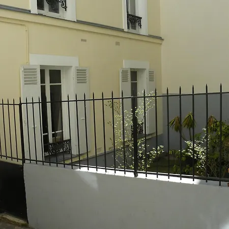 Nocleg ze śniadaniem La Cour Du 5eme - D'hotes Paryż