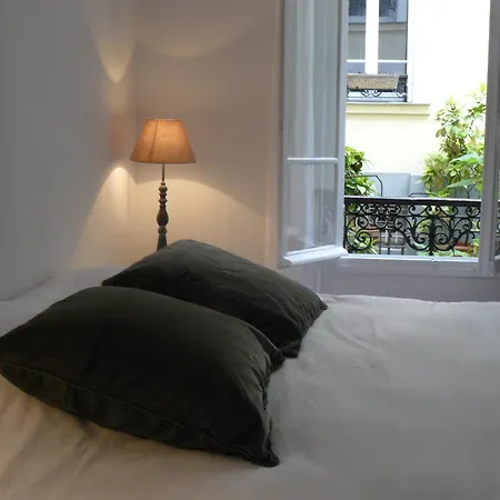 Nocleg ze śniadaniem La Cour Du 5eme - D'hotes Paryż